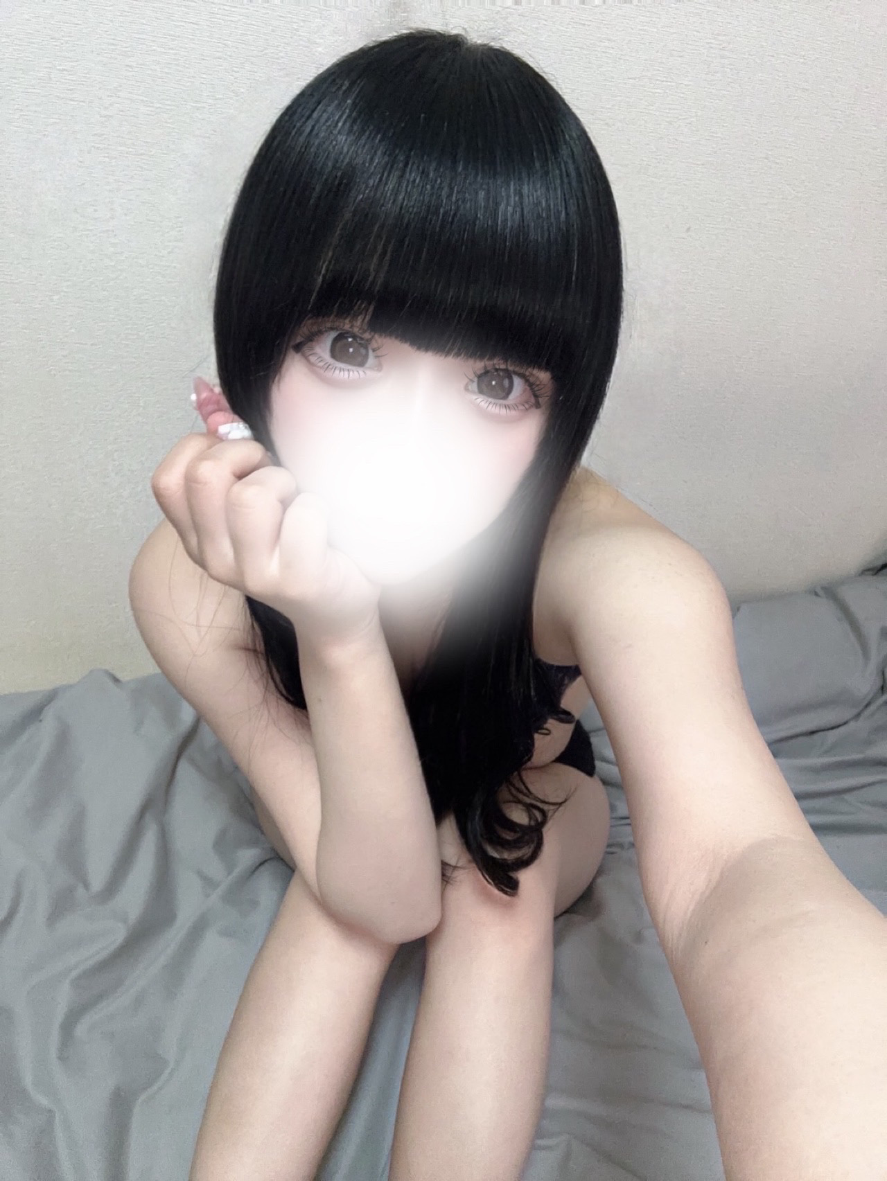 愛沢ララ